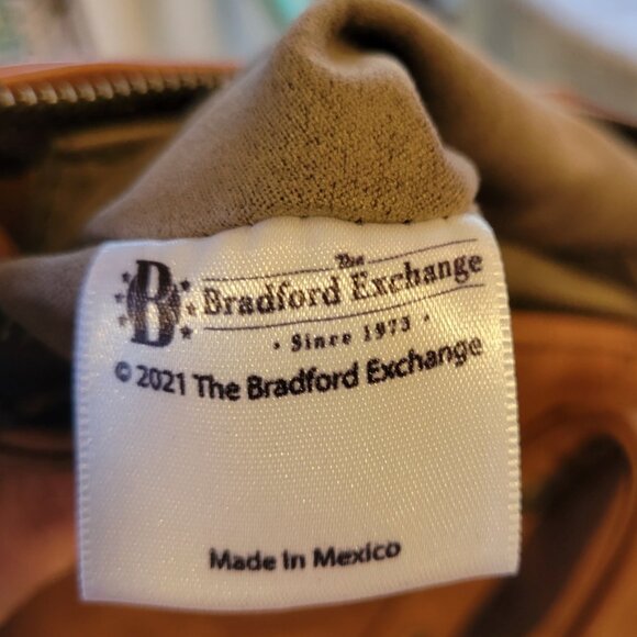 The Bradford Exchange "Peek-A-Boo Pup" Chocolate Lab Faux Leather Tote Ba - Picture 10 of 10